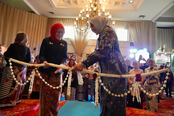 Tri Tito Karnavian Buka Pameran Roepa Merdeka, Apresiasi Karya Seni Instalasi DWP BIN