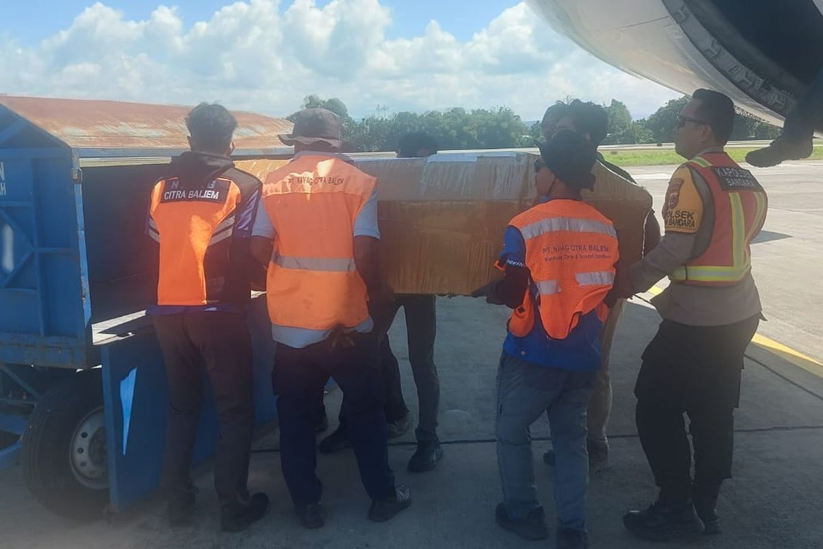 Duka Keluarga Alfonsius, Sembilan Tahun Mengabdi di Papua Kini Pulang dalam Peti Jenazah